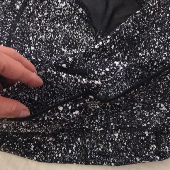 ****SOLD****Lululemon Blk/White splatter - Picture 5 of 6